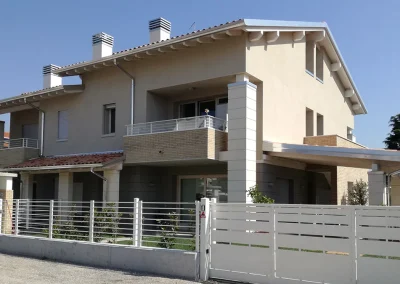 Fabbricato con 4 unità abitative